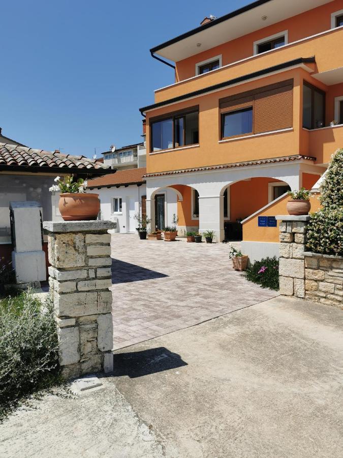 Villa Lamanova Ровин Екстериор снимка